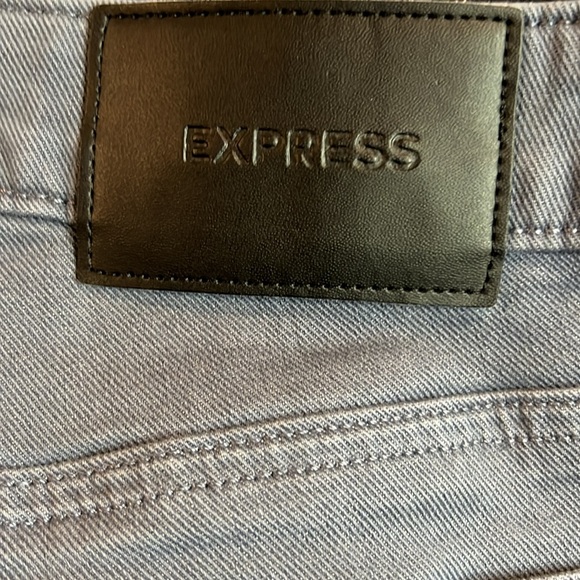 Express - Picture 3 of 5